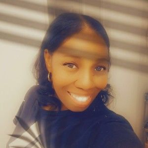 Meet your Posher, Yolanda